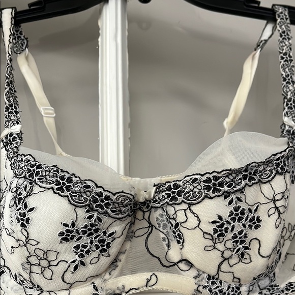 Felina Other - Barely worn vintage lacy bra